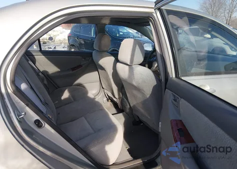 2004 Toyota Corolla Le z USA, uszkodzony, nr VIN 2T1BR32E04C205841